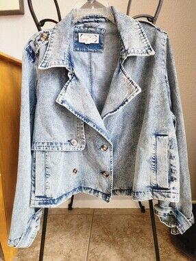 Stoosh Vintage Light Wash Denim Cropped Jean Jacket